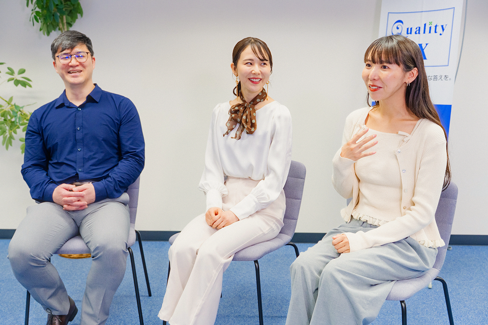 富永貴之(左) りーまるさん（真ん中）と山﨑マナミさん（右）